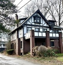 Building Photo - 607 Copley Rd