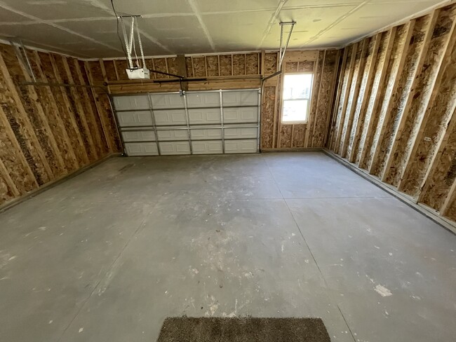Building Photo - 2620 S Claremont Dr