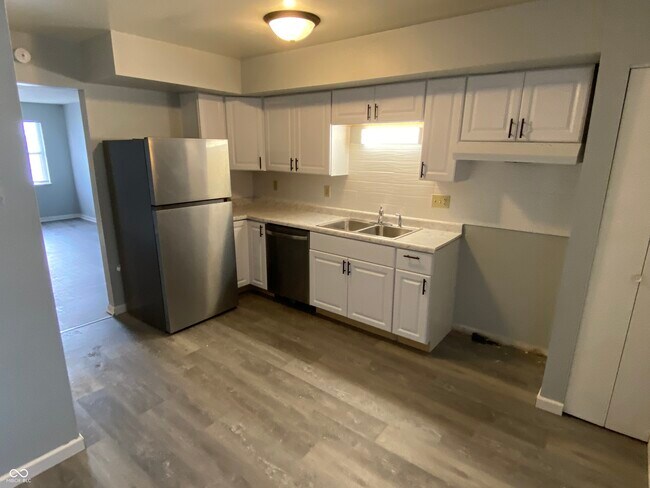 Foto del edificio - 1329 Millerwood Ct