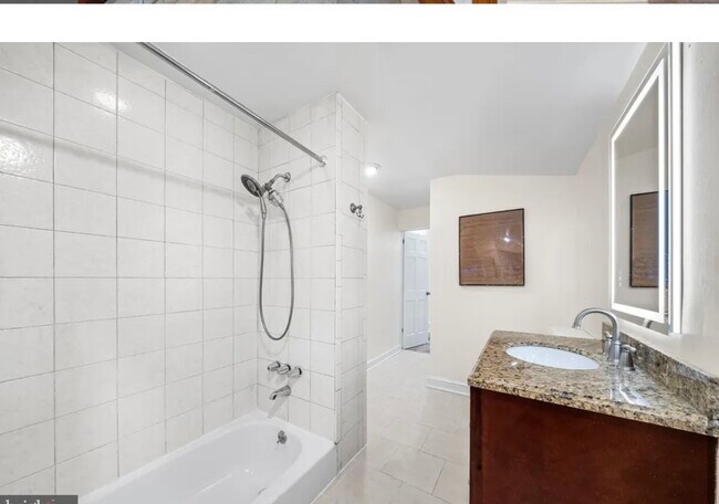 baño - 1114 Snyder Ave