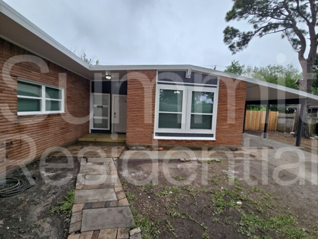 Foto del edificio - 6813 Hazen St
