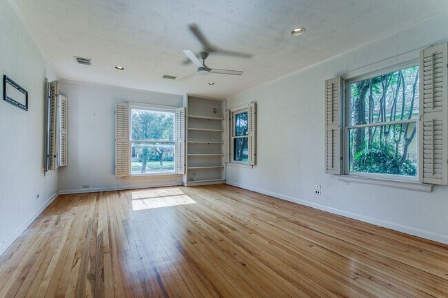 Building Photo - 3-BEDROOM COTTAGE IN TERRELL HEIGHTS