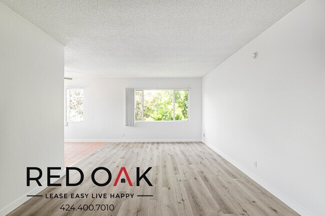Foto del edificio - 1200 N McCadden Pl