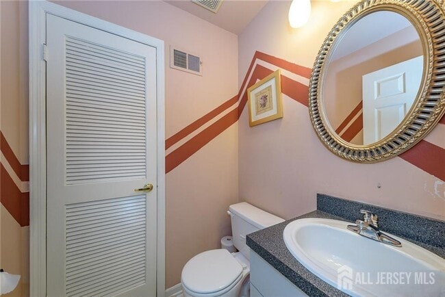 Building Photo - 93 Jill Ct