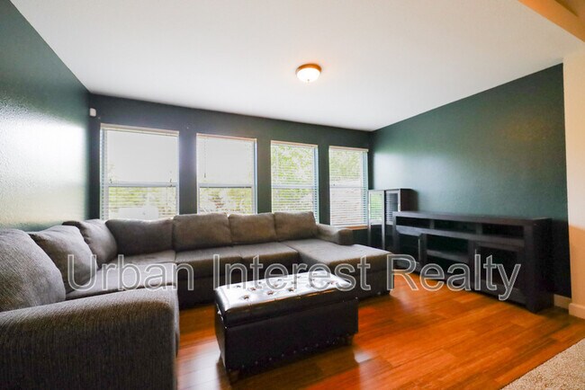 Building Photo - 505 Beach Dr