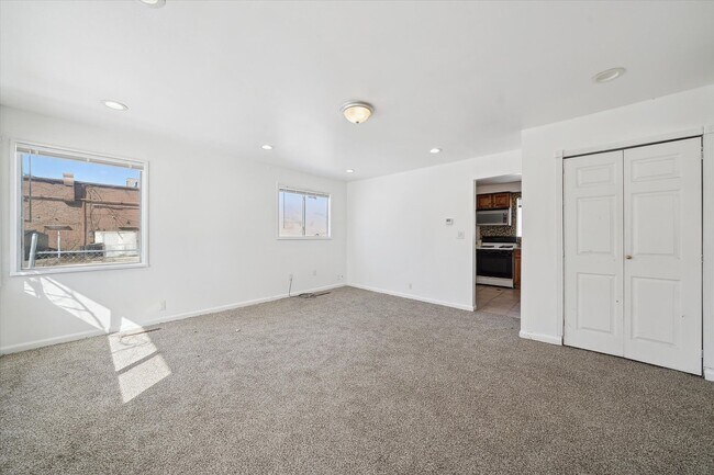 Building Photo - 2 bedroom ranch $1150
