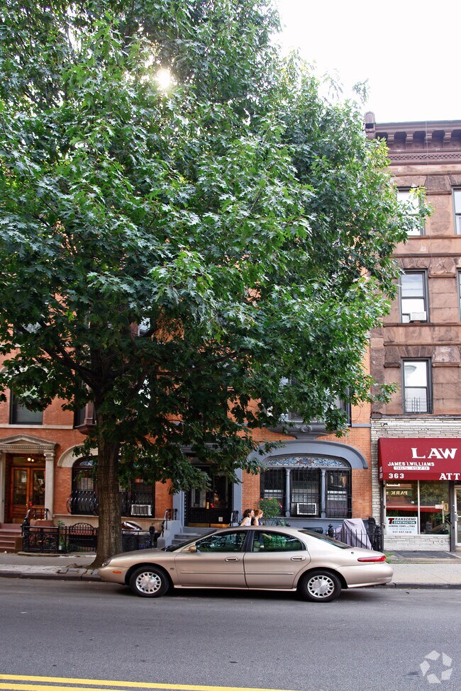 Building Photo - 361 6th Ave