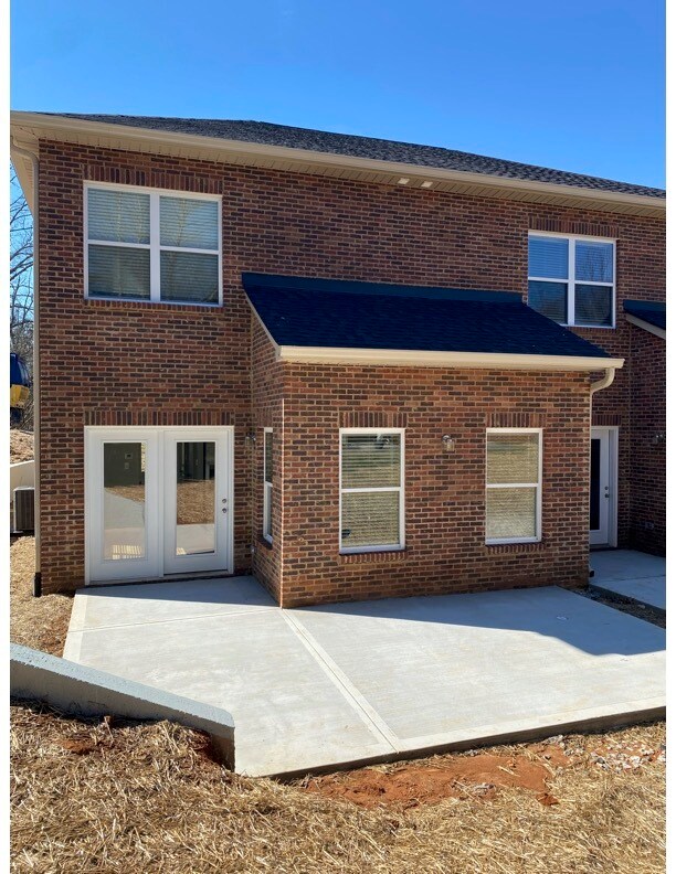 Foto del edificio - 1338 Gatewood Ln