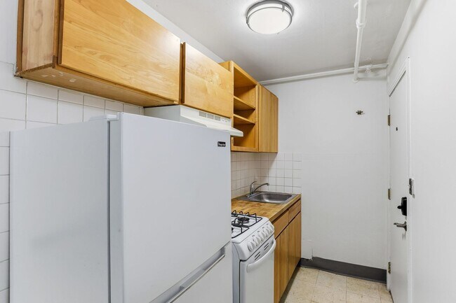 Foto del edificio - 1171/1173 Raymond Avenue