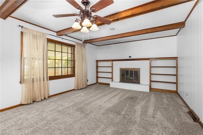 Building Photo - 703 Sir Walter Cir