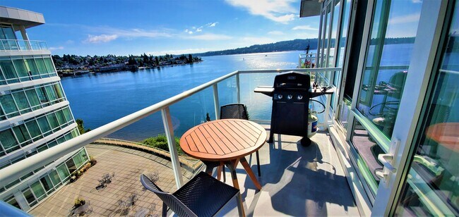 Furnished deck with BBQ included - 320 Washington Ave