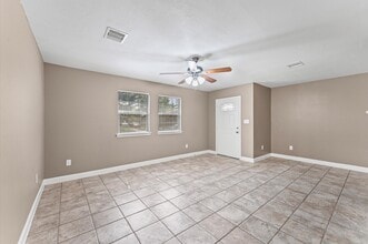 Building Photo - 5107 Gren St