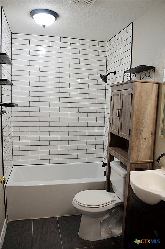 Building Photo - 4312 Creekside Dr