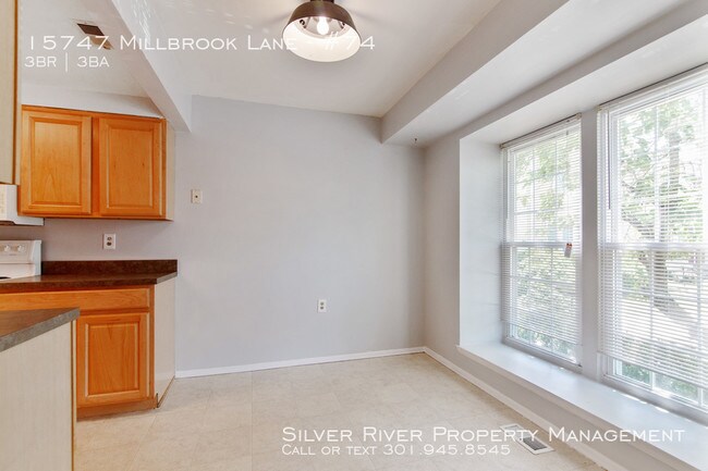 Building Photo - 15747 Millbrook Ln