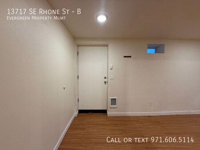 Foto del edificio - 13717 SE Rhone St