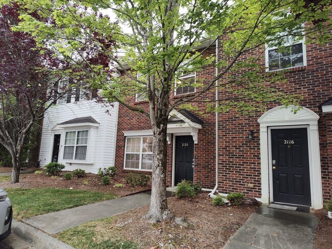 Building Photo - Move in ready Townhome in Morrison Place!