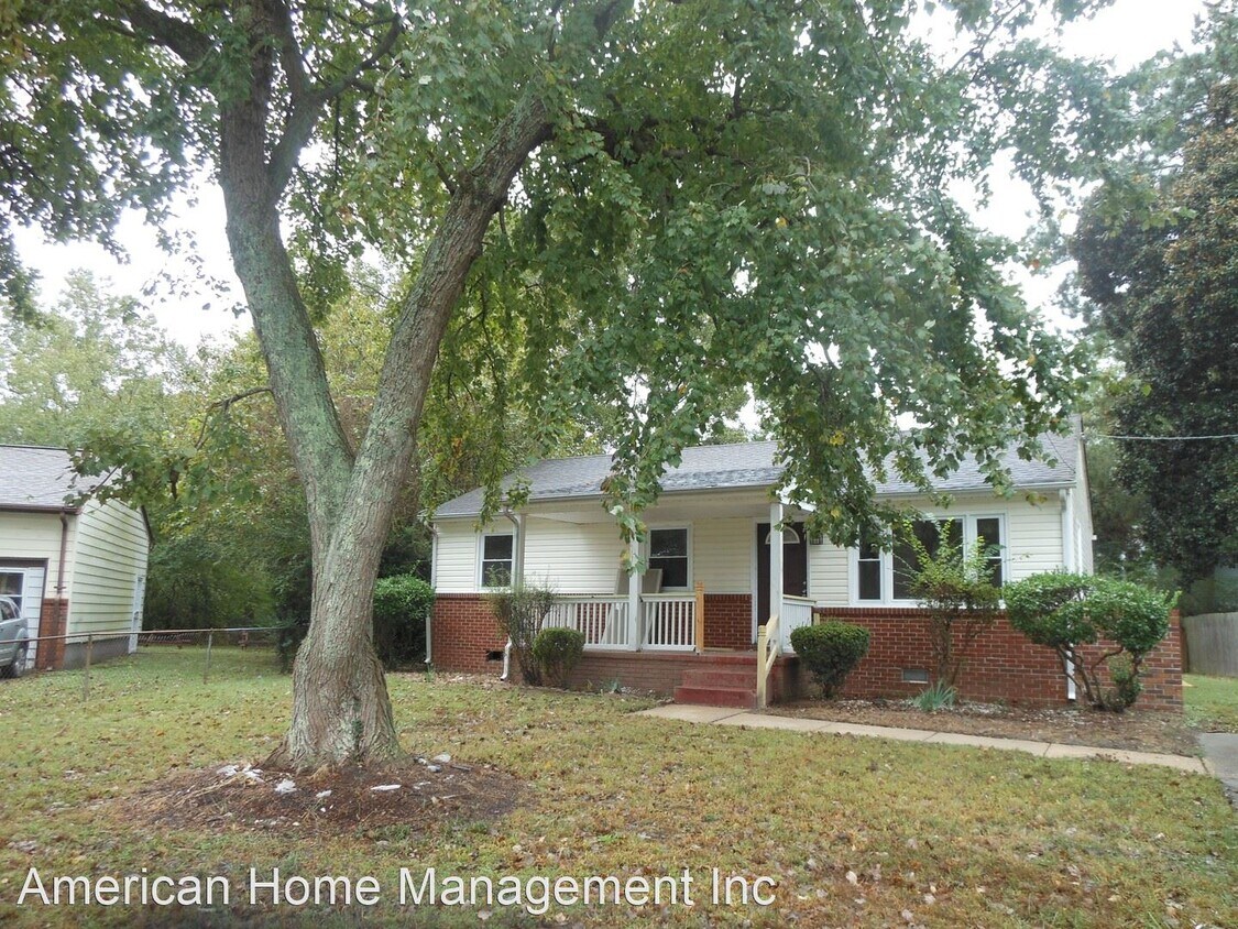 Primary Photo - 4 br, 1 bath House - 2709 Whitestone Ave.