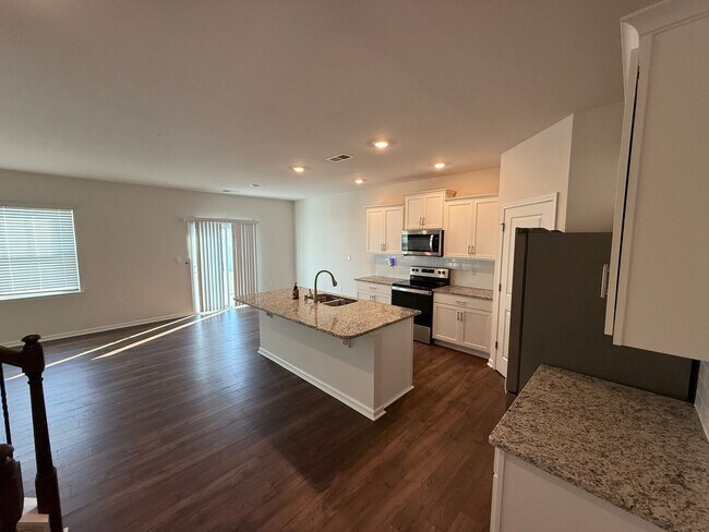 Foto del edificio - Like New Beautiful Home in Locust!
