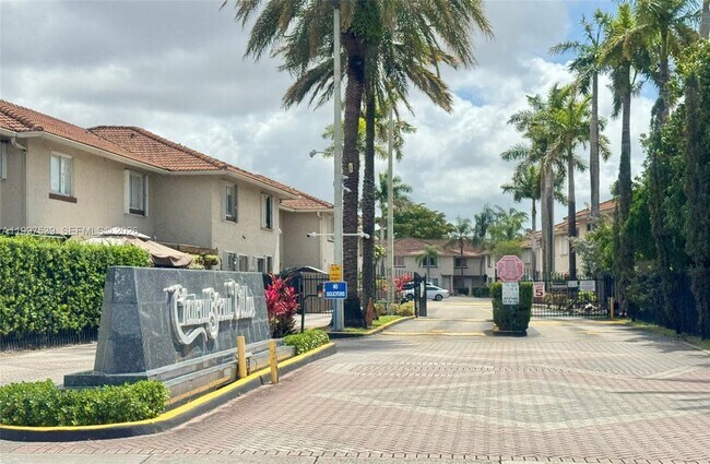 Foto del edificio - 511 NW 82nd Ave