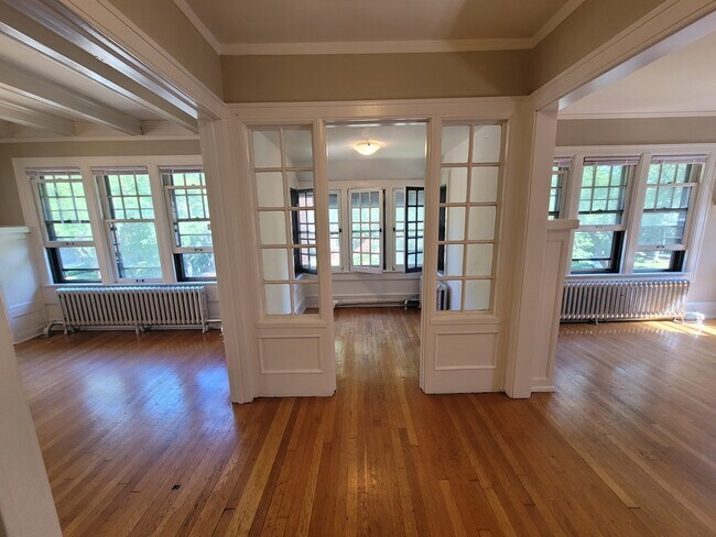 Foto del edificio - 2541 N Lake Dr