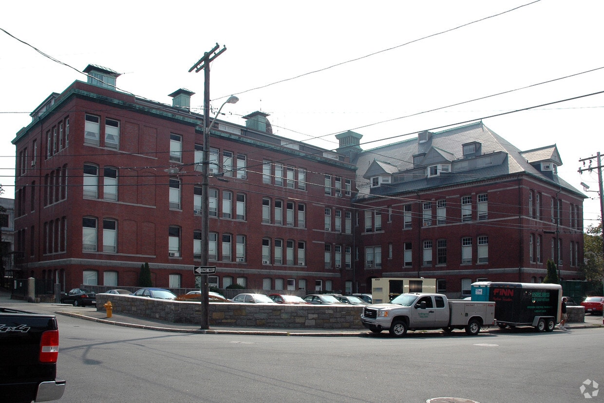 Foto del edificio - Central Grammar