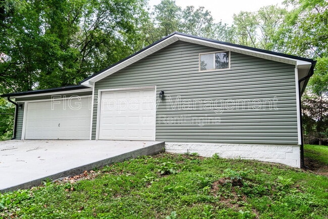 Building Photo - 117 Pine Ridge Rd