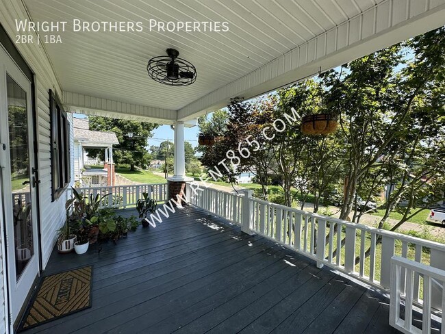 Building Photo - 2525 Bernhurst Dr