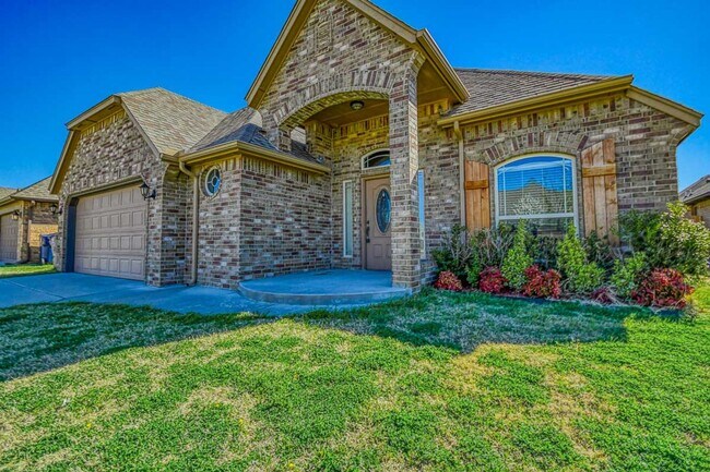 Building Photo - Beautiful home in desired Williamson Farms!