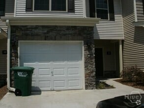 Building Photo - 555 Canyon Oak Loop