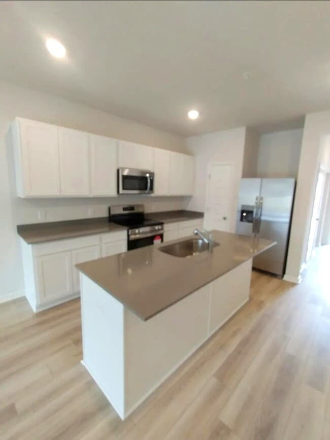 Building Photo - 448 Alcott Wy