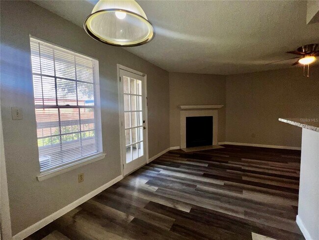 Foto del edificio - 4355 Perkinshire Ln