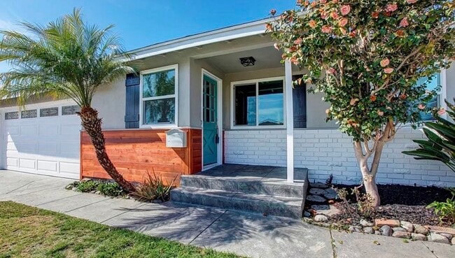 Building Photo - 24617 Marine Ave