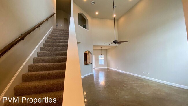 Foto del edificio - 3132 Stallion Dr