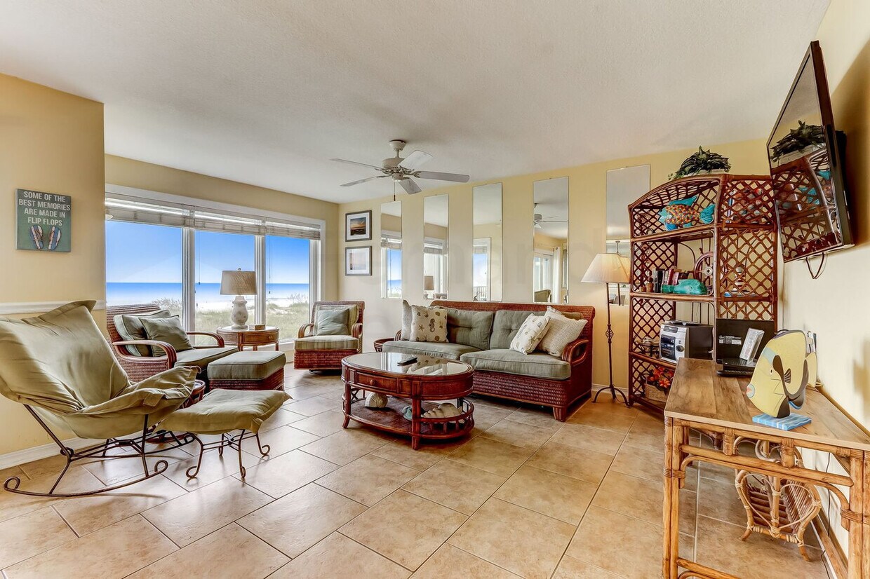 Foto principal - 382 S Fletcher Ave