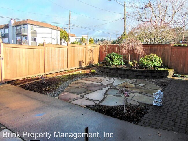 Foto del edificio - 3 br, 2 bath House - 5915 SW Admiral Way