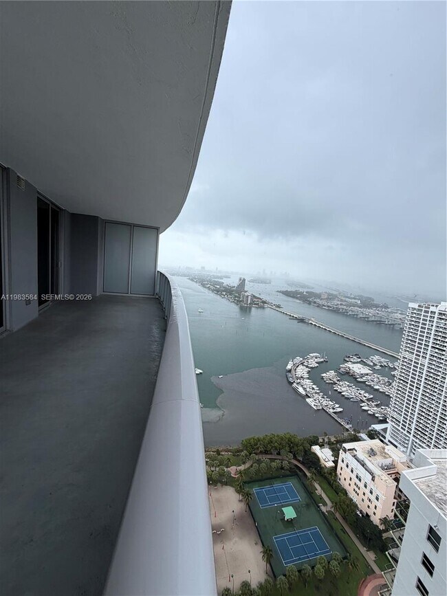 Foto del edificio - 488 NE 18th St