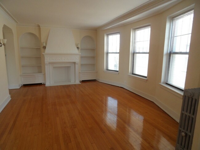 Building Photo - 1224 W Farwell Ave