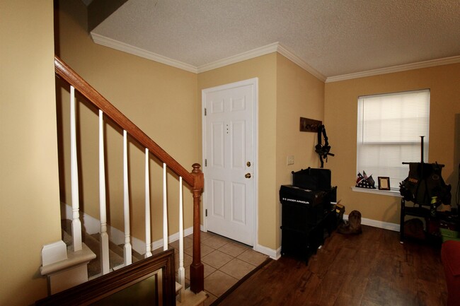 Building Photo - 1618 Drayton Ln