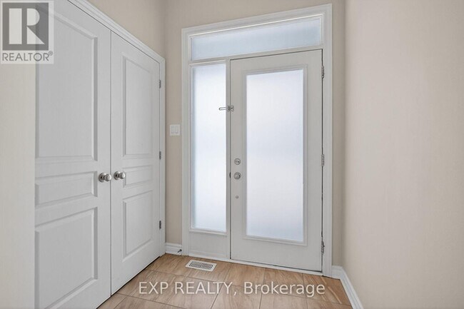 Photo du bâtiment - 529 Rowers Way