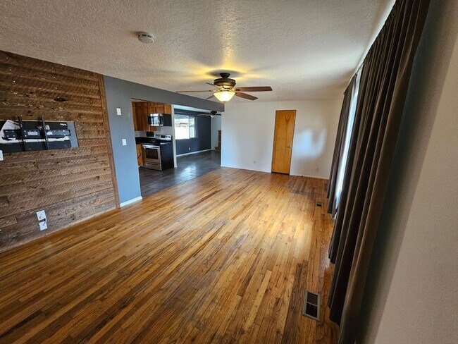 Building Photo - Cute 3 bedroom near Winstead Park!