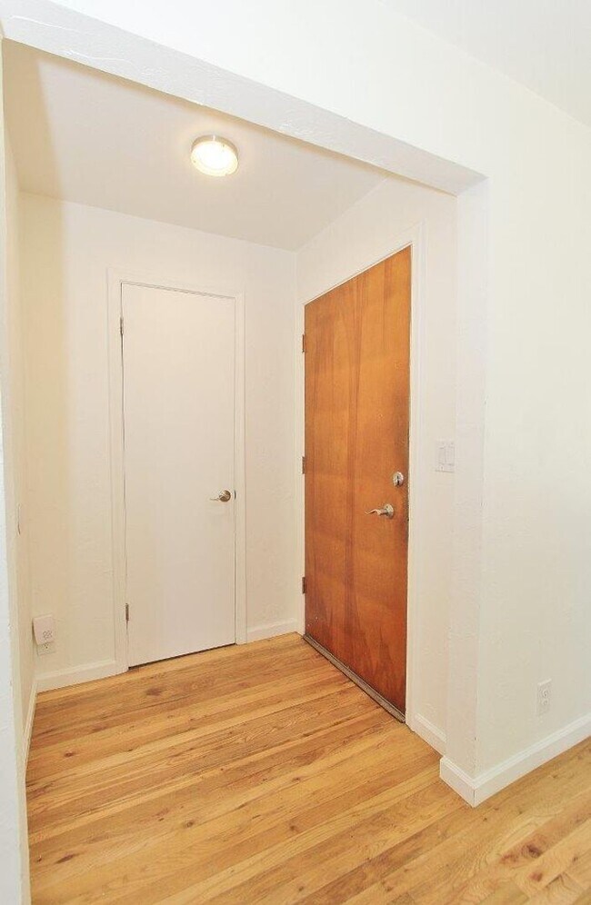 Building Photo - Single-Level Home Nestled in the North End