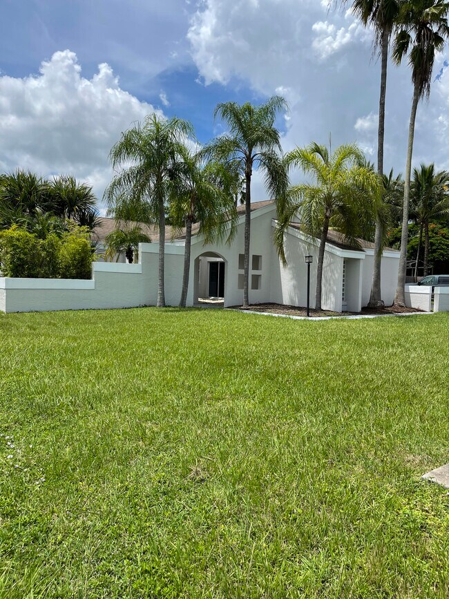 Building Photo - 15340 SW 155th Ct