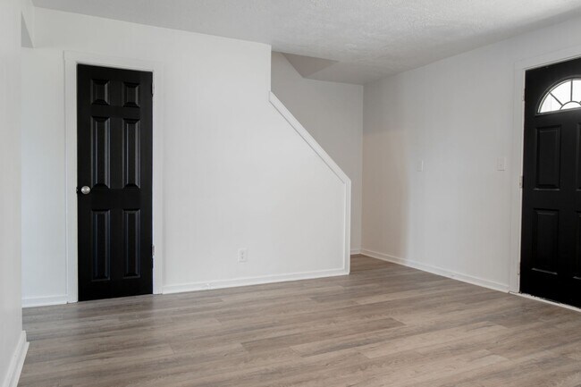 Foto del edificio - 1 Midland Heights Circle