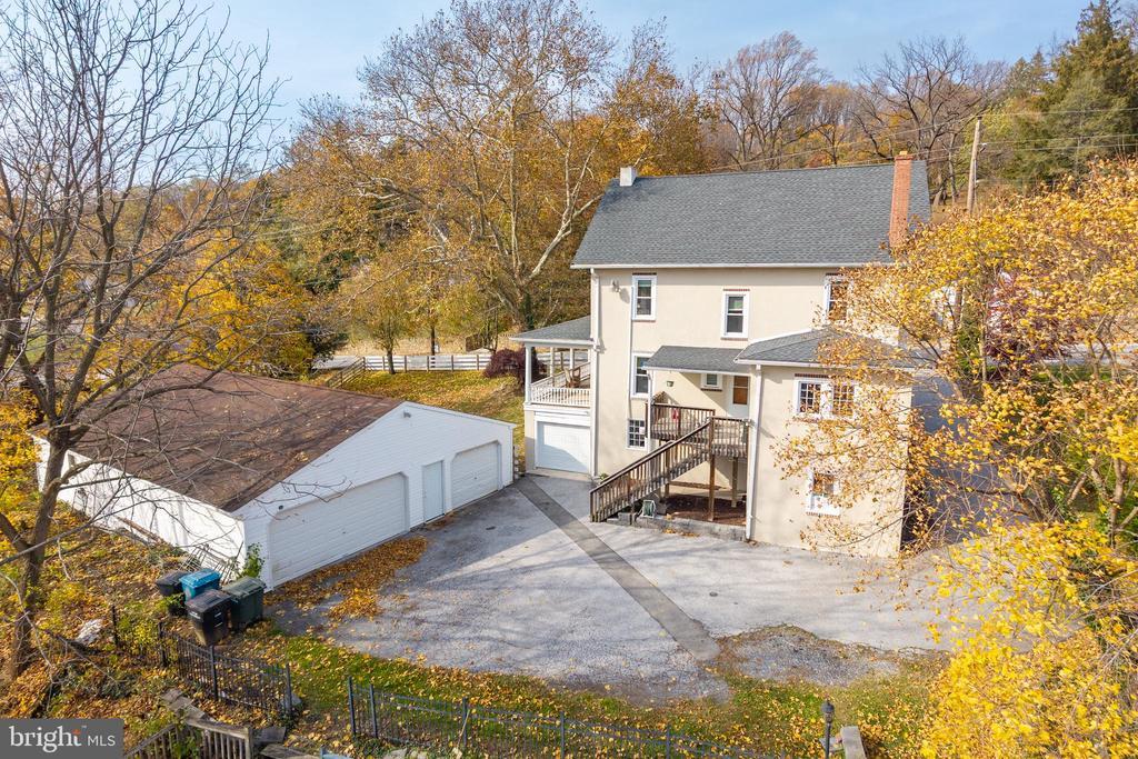 Primary Photo - 554 Blackhorse Hl Rd