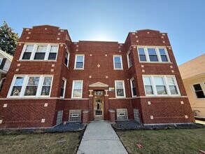 Building Photo - 5217 W Cuyler Ave