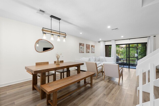 Foto del edificio - 4908 NW 82nd Ave