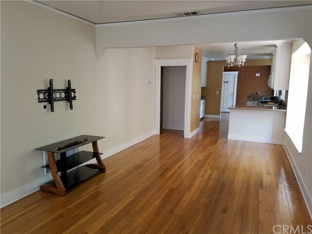 Building Photo - 1106 W Olive Ave