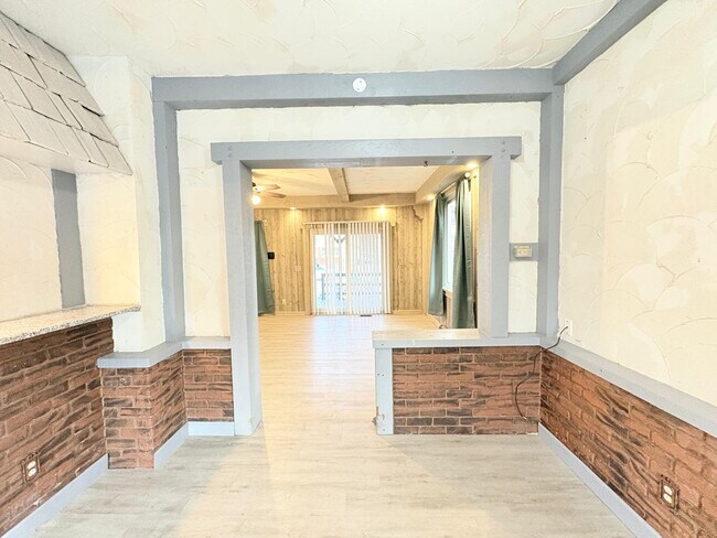 Foto del edificio - 3627 Hazelhurst Ave