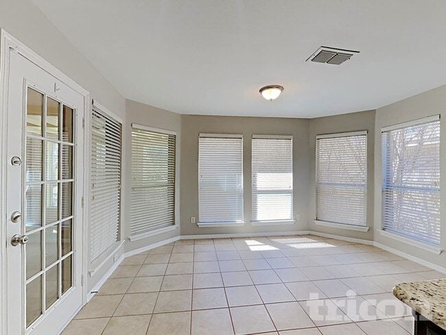 Building Photo - 5004 Saddlehorn Dr