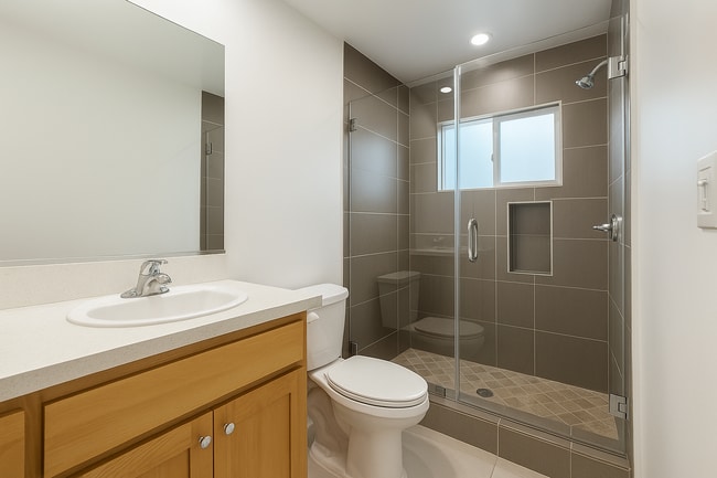 Building Photo - 442 Kelton Ave